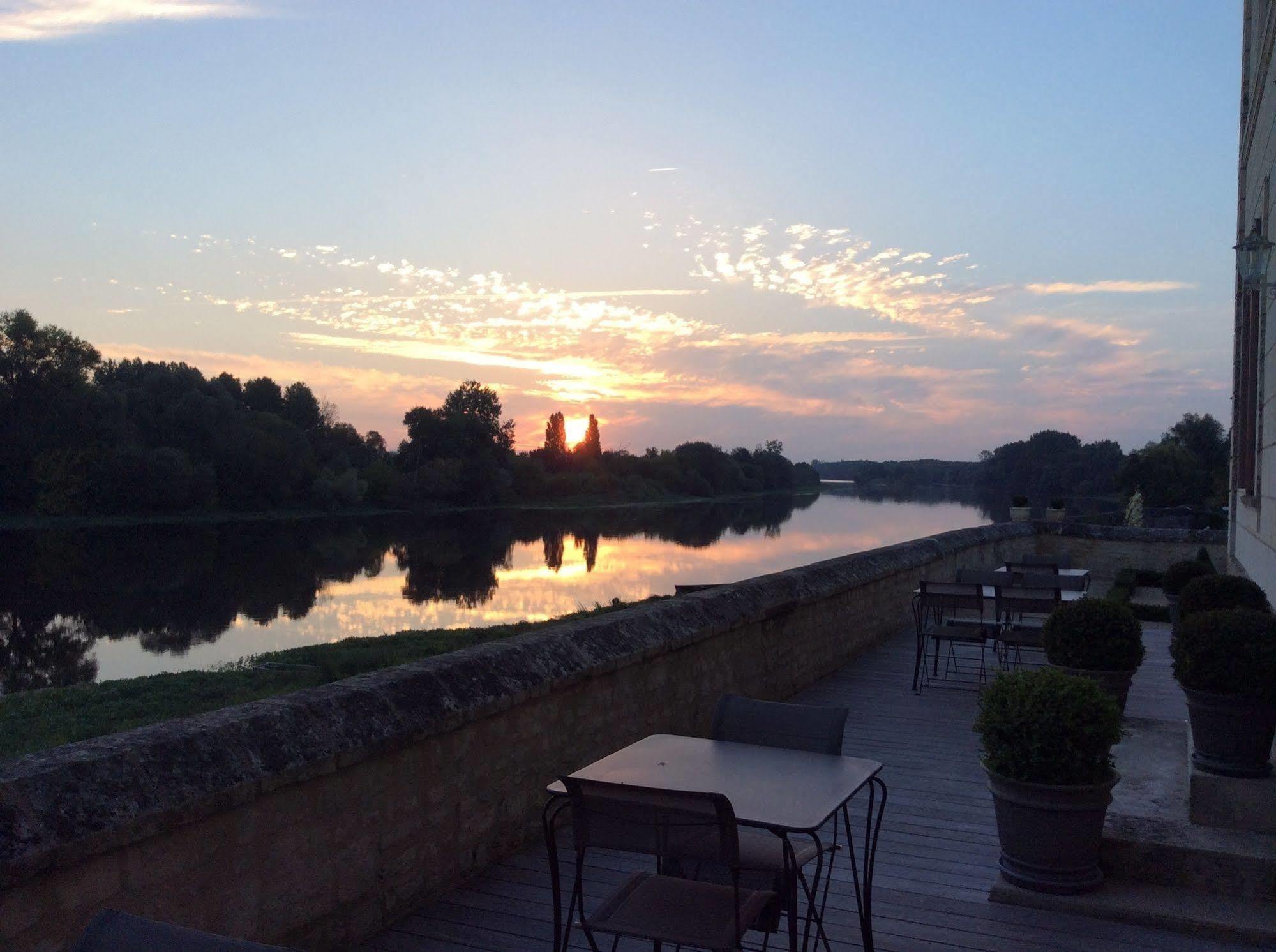 Domaine Du Heron Chinon Bagian luar foto