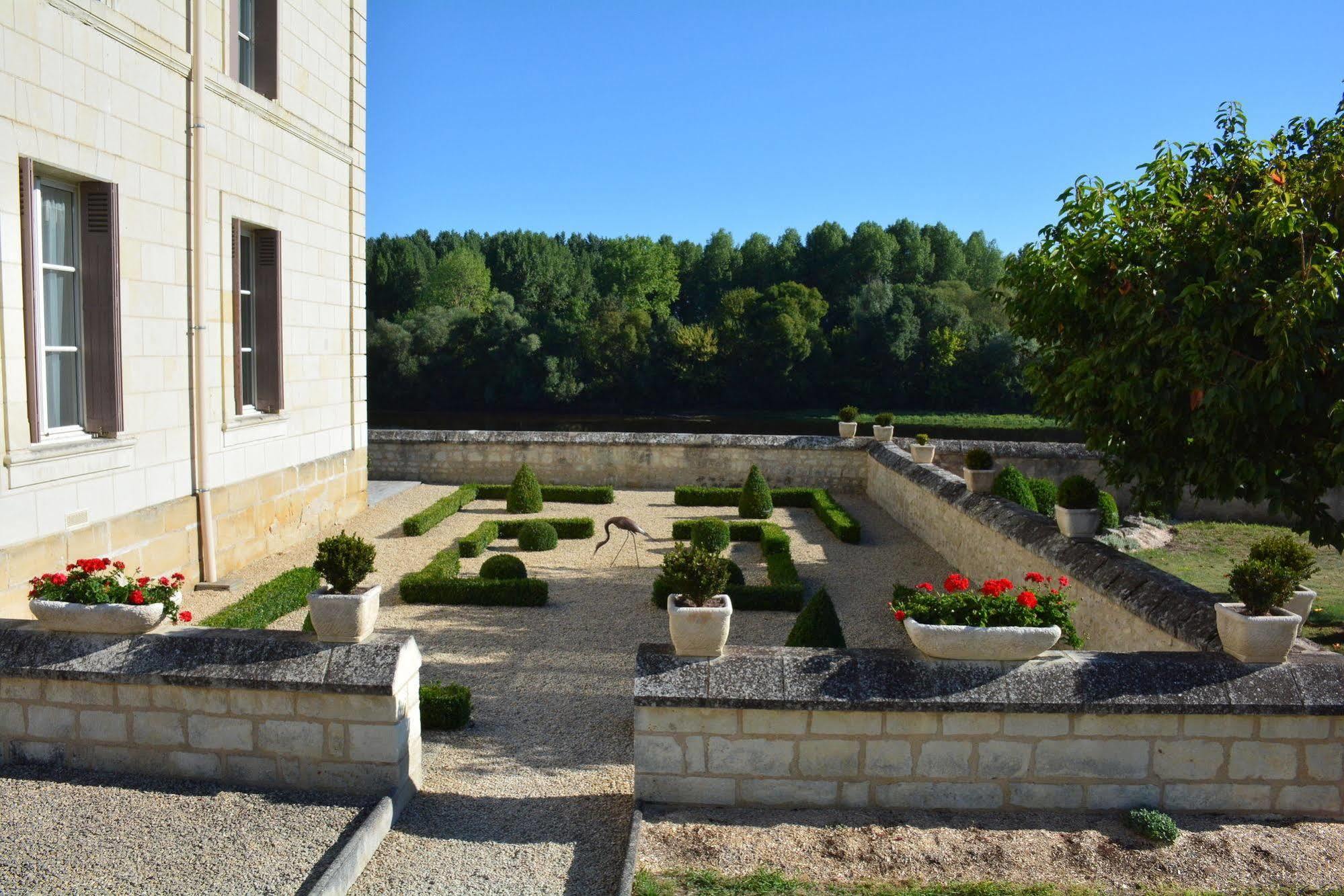 Domaine Du Heron Chinon Bagian luar foto